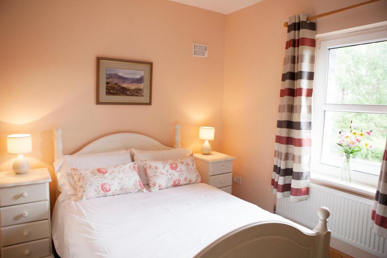 Inviting 4-Bed House In Strokestown别墅 外观 照片