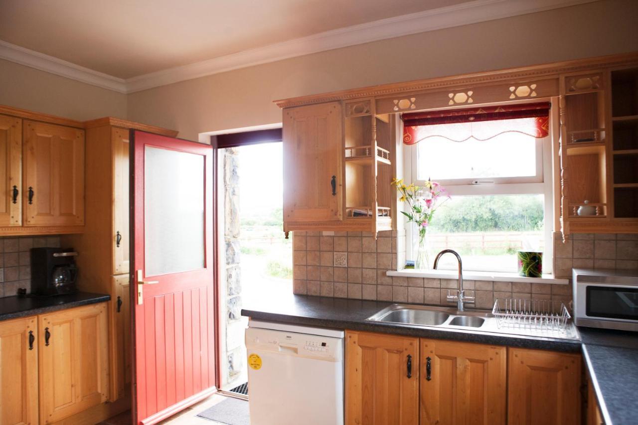 Inviting 4-Bed House In Strokestown别墅 外观 照片