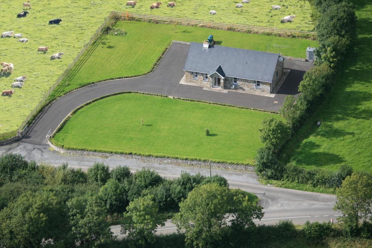 Inviting 4-Bed House In Strokestown别墅 外观 照片