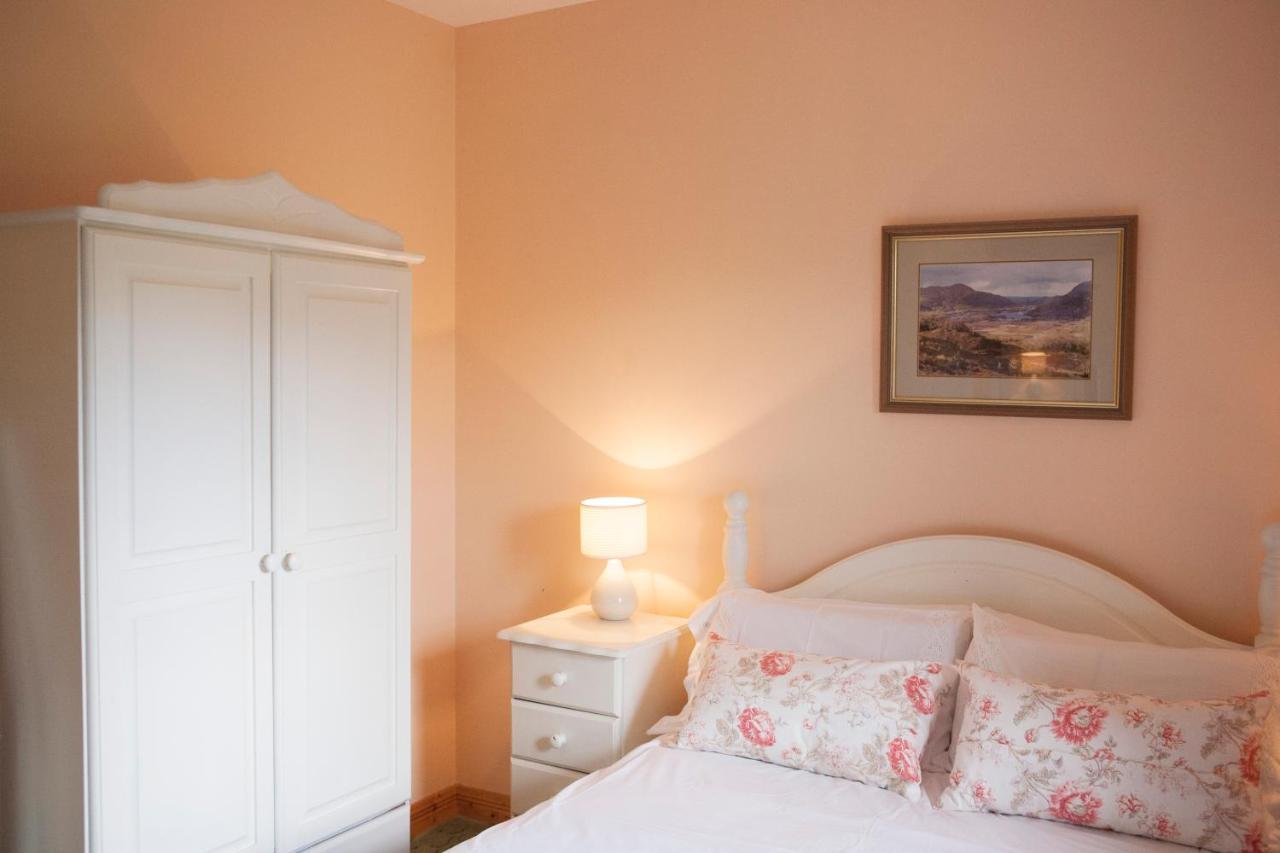Inviting 4-Bed House In Strokestown别墅 外观 照片