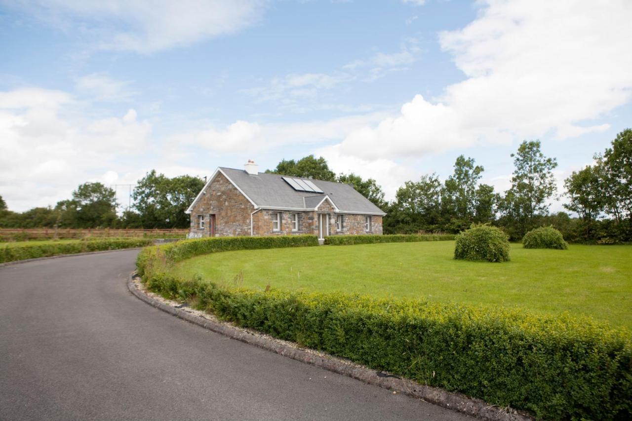 Inviting 4-Bed House In Strokestown别墅 外观 照片